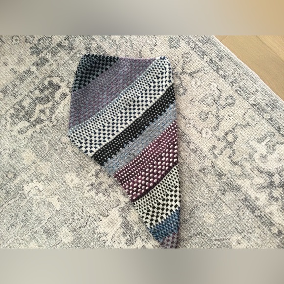 🧶 NWT hand crafted cowl neck warmer Blues greys burgundy creams O/S Peruvi… - Picture 7 of 10